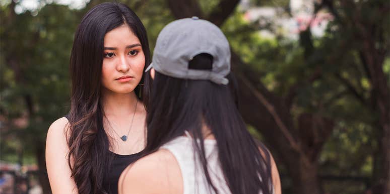 Why You Need To Stop Hanging On To Expired Friendships friends talking