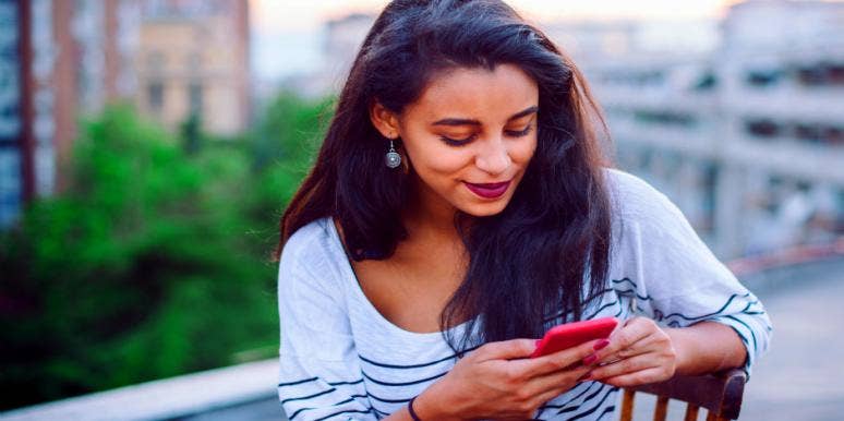 10 Signs You're DEFINITELY Not Over Your Ex 10 Signs You're DEFINITELY Not Over Your Ex