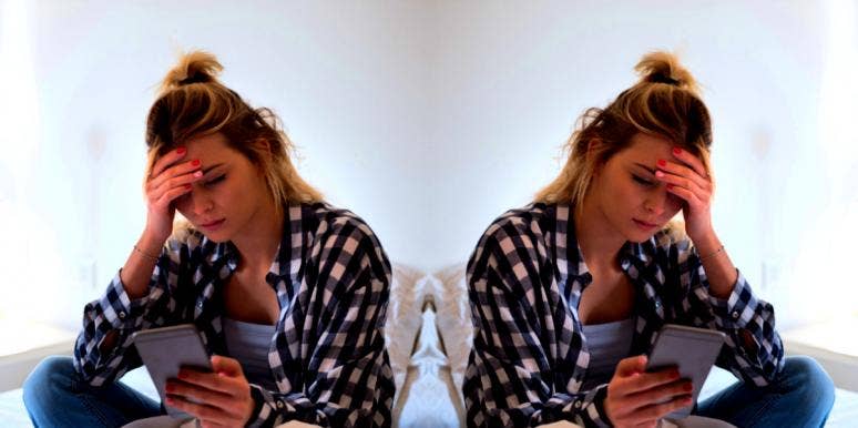9 Text Messages You Should Never Send Your Ex woman texting her ex