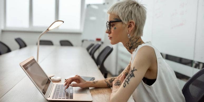 Study Finds Psychologists With Tattoos Are Rated Higher By Clients Tattoed woman
