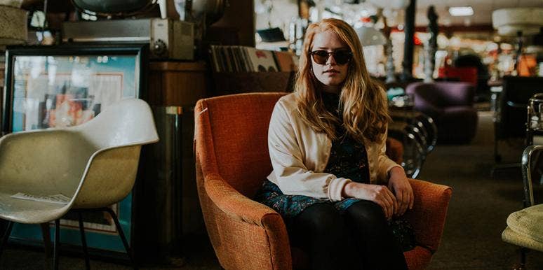 8 Smart Ways To Buy Trendy Clothes At A Thrift Shop & Stick To Your Budget 8 Smart Ways To Buy Trendy Clothes At A Thrift Shop & Stick To Your Budget