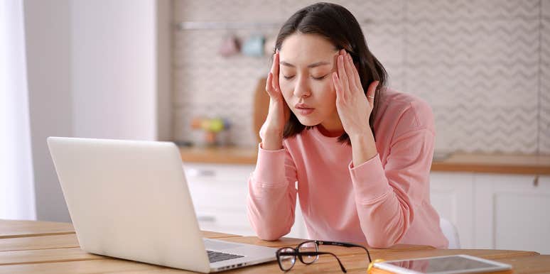 The Oculax Bluetooth Eye Massager Helps Your Tired Eyes Recover From Looking At The Computer All Day Oculax smart Bluetooth eye massager