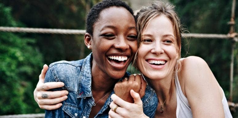3 Types Of Hugs All Women Experience (& What Hugging In Healthy Relationships Should Feel Like) 3 Types Of Hugs All Women Experience (& What Hugging In Healthy Relationships Should Feel Like)