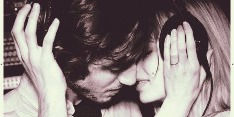 kissing kissing