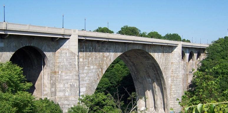 man jumps off bridge in hospital gown after being discharged from the emergency room man jumps off bridge in hospital gown after being discharged from the emergency room