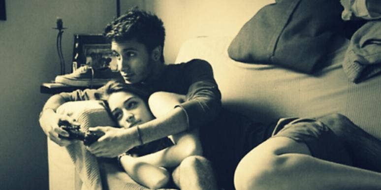 boyfriend playing video games boyfriend playing video games