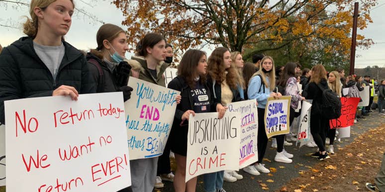 Parents And Students Protest The Return Of Student Who Posted Inappropriate Photos Of Teen Girls Online Wakefield Highschool students and parents protesting