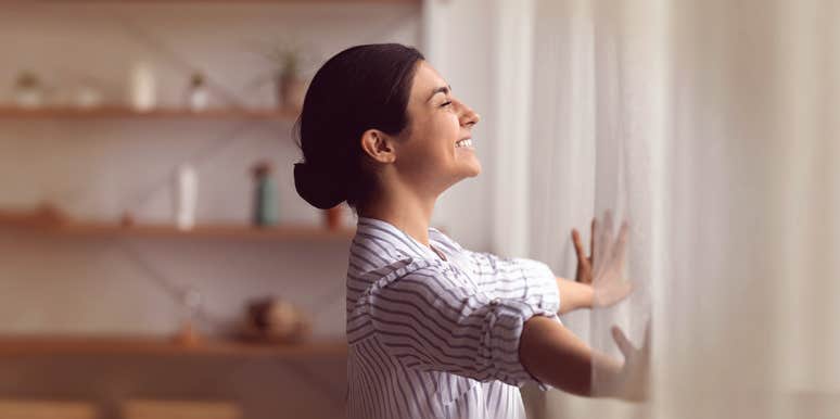 8 Old-School Ways To Make Someone Fall For You, HARD woman waking up