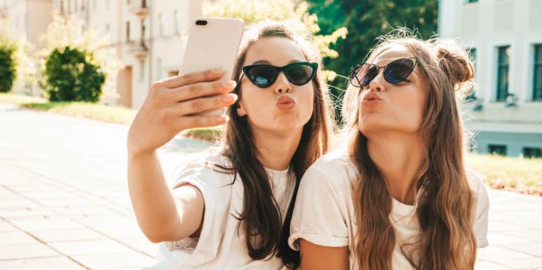 Yikes! 10 Warning Signs That You're In A Toxic Friendship (And You Need To End It ASAP) Yikes! 10 Warning Signs That You're In A Toxic Friendship (And You Need To End It ASAP)