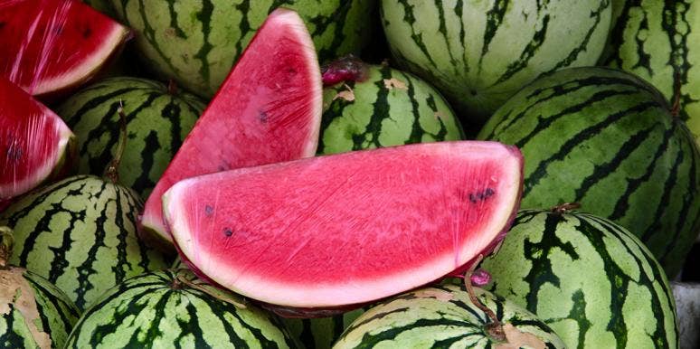 Watch This Lady Crush 3 Huge Melons Between Her Thighs Watch This Lady Crush 3 Huge Melons Between Her Thighs