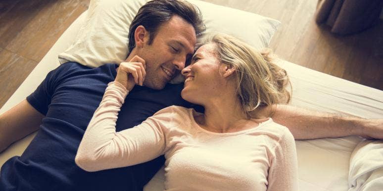 5 Fun iWays To Reconnect With Your Spouse After A Stressful Day couple learning how to reconnect with your spouse after a stressful day