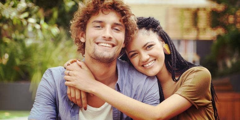 What 'Friends With Benefits’ Really Means happy friends with benefits couple