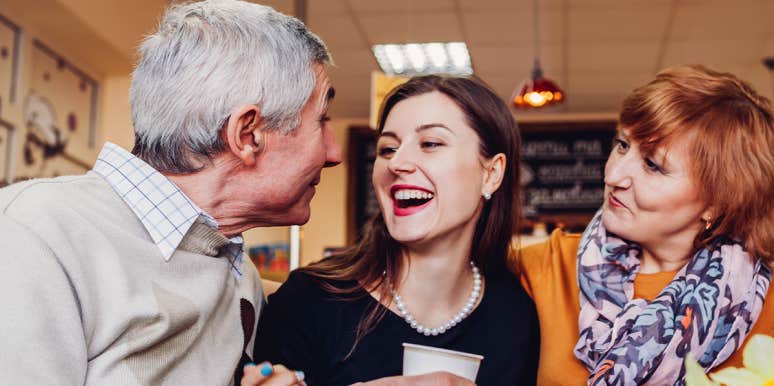 What It’s Really Like To Be In Your 20s And Still Live With Your Parents adult daughter with parents