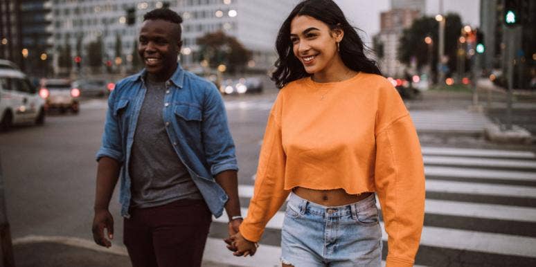 How To Make A Guy Fall In Love With You: 3 Sweet Things To Say To Your Boyfriend couple walking holding hands