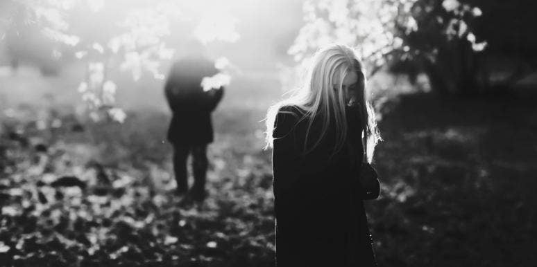 7 Signs Your Relationship Is Really, Truly, 100% Over couple splitting up