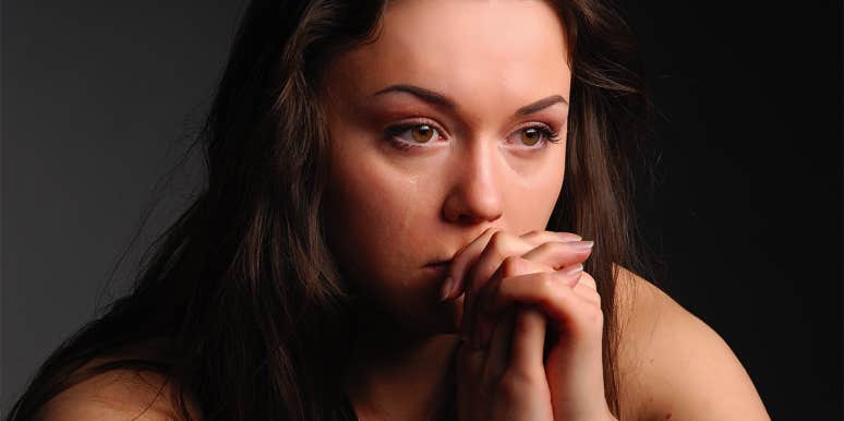 Why I Stopped Going To Church, Even Though I Love Jesus & Believe In God woman praying