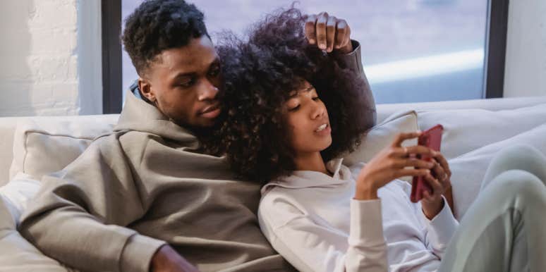 Woman Wonders If She's Wrong For Getting Mad After Noticing Her Boyfriend Had Been Searching Up 'Hidden Spy Cameras' Man, Woman