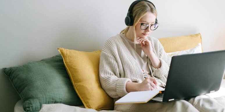 Student Snitches On Friend For Plagiarizing Her College Essay Woman on laptop