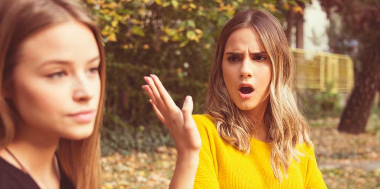 Woman Wonders If She's Wrong To Book Same Wedding Venue As Sister Out Of Spite Woman Wonders If She's Wrong To Book Same Wedding Venue As Sister Out Of Spite