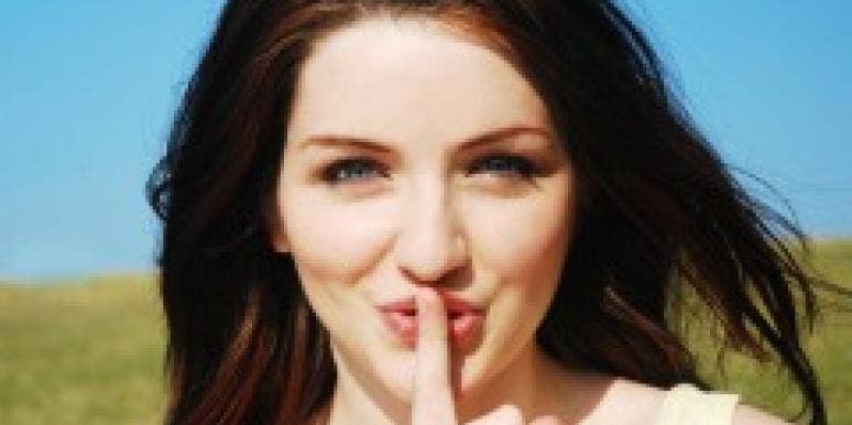 10 Signs A Woman Is Cheating: Do They Ring True To You? 10 Signs A Woman Is Cheating: Do They Ring True To You?