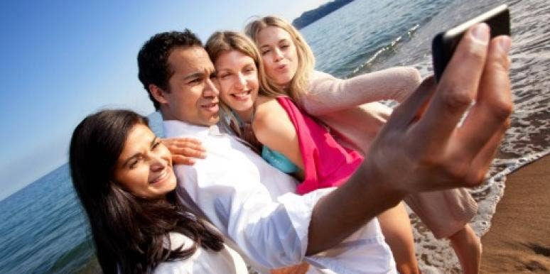 Love Yourself(ie) & Avoid These 5 Selfie Mistakes Love Yourself(ie) & Avoid These 5 Selfie Mistakes