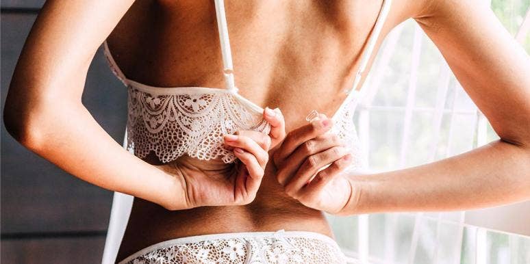 How To Tell If You're Wearing The Wrong Bra For Your Boobs How To Tell If You're Wearing The Wrong Bra For Your Boobs