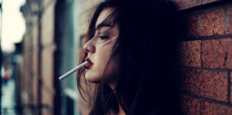 9 Subtle Signs Of Depression That Are Easy To Overlook 9 Subtle Signs Of Depression That Are Easy To Overlook