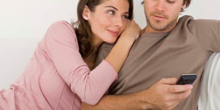 8 Subtle Signs You (Or A Friend) Are In An Abusive Relationship 8 Subtle Signs You (Or A Friend) Are In An Abusive Relationship
