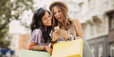 girls shopping