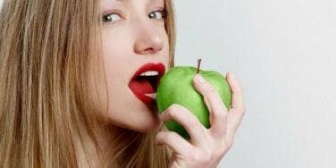 apple eating