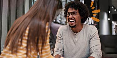 Individuals meet at stress-free place for a first date.