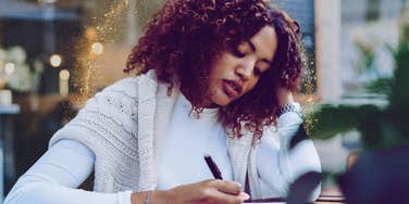 Woman asks herself simple questions to stop herself from obsessing over a man.