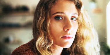 Woman raised in dysfunctional family