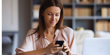 Woman has an unfair advantage on dating apps because she knows the cheat codes.