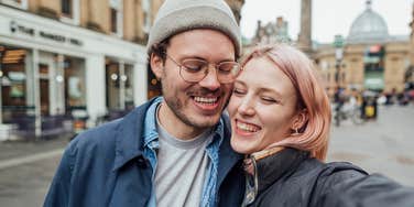 Couple realizes that their partner is more attractive because they are in love.