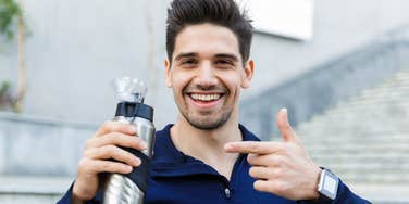 Man uses water bottle to test if his partner is cheating.