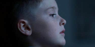 Kid grows up in a dysfunctional home.