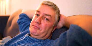People Who Stop Caring About Fitting In As They Get Older Usually Have These Reasons
