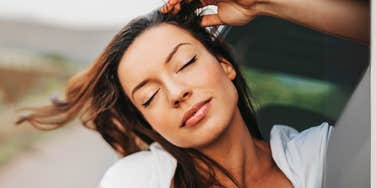 Euphoric woman in love, alters brain.