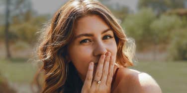 Womans marriage proposal belongs in movie.