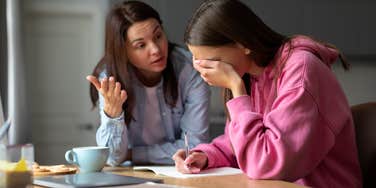 mom arguing with teenage daughter