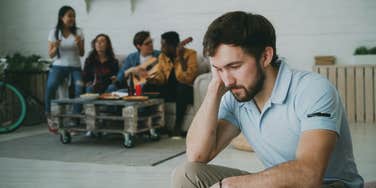 Man who doesn’t drink criticized by friends for refusing to split costs for a party equally