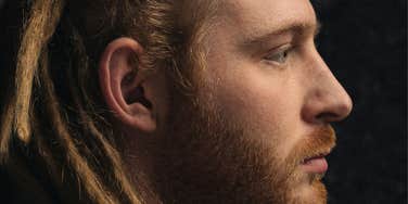 Man has personality traits that predict his dishonesty.