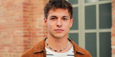 Rich 22-year-old who is hiding his wealth