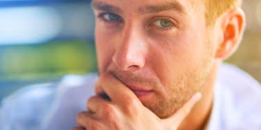 Things That Instantly Make Someone Look Low Value, According To Psychology