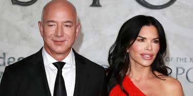 Jeff Bezos Lauren Sanchez Things Make No Sense About Wedding