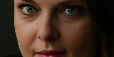 Woman gives off a vibe in large group