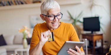 woman shopping online