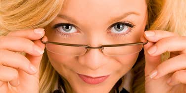 Things People Think Will Make Them Look High Status At Work That Are Seriously Unprofessional