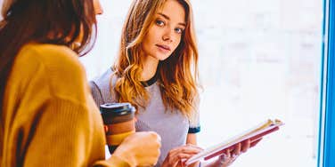 Things Smart People Notice Instantly When They Talk To A Low IQ Person